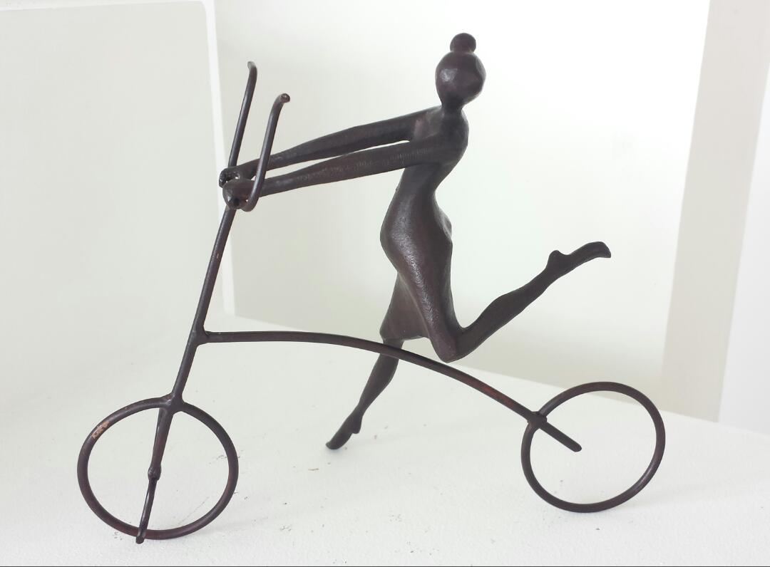 Abuela en bicicleta